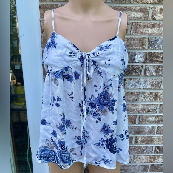 American Eagle Outfitters White & Blue Floral Babydoll Camisole Top W/ Tie Front - Picture 4 of 11